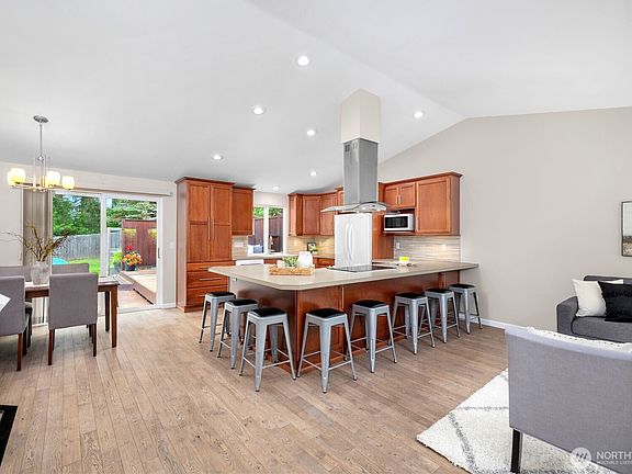 5th image of 3008 Applehill Court NE