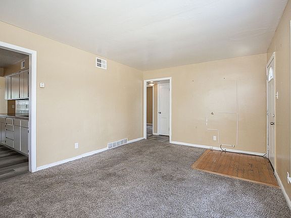 4th image of 12909 Astor Ave