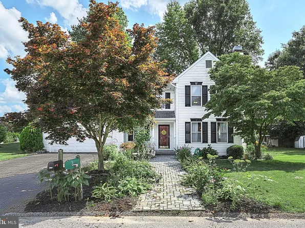 12 Duke St, New Freedom, PA 17349