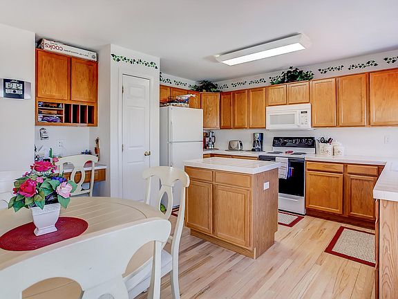 5th image of 17070 Mountain Lake Dr