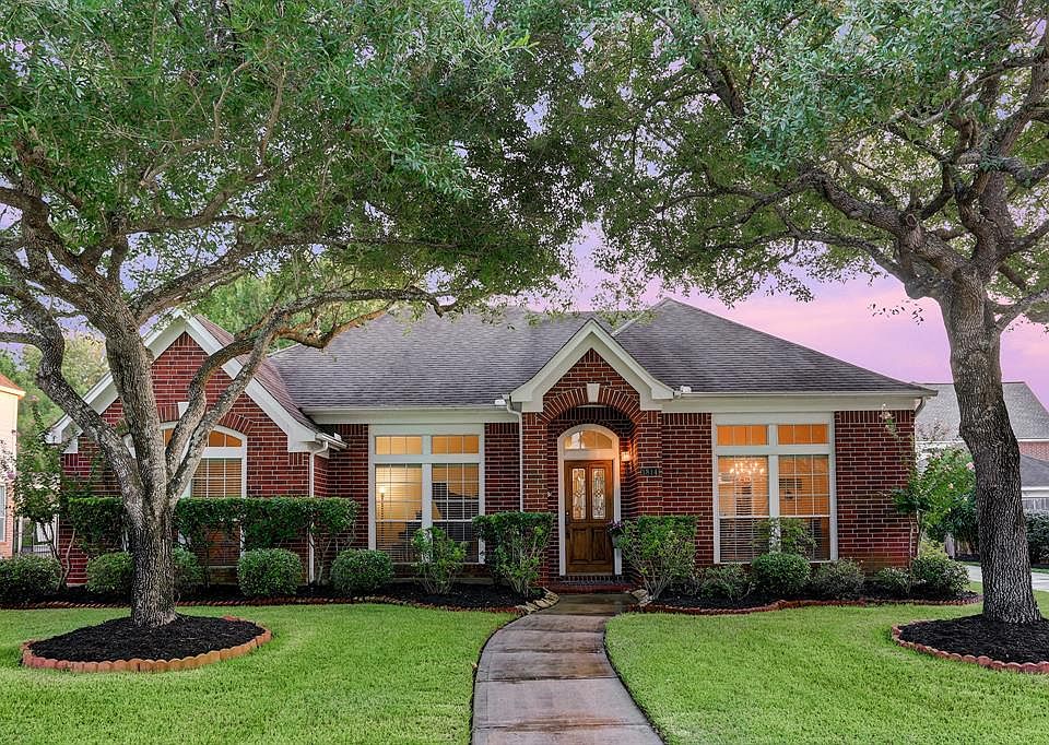 1st image of 1814 Lake Winds Dr