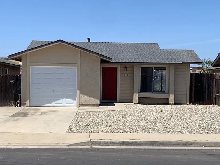 4813 Almaguer Ave — Photo 10