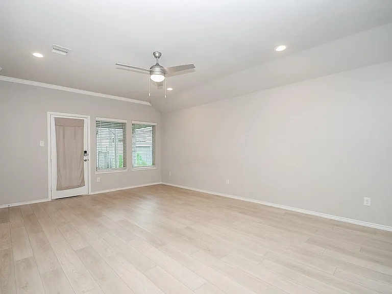 9316 Colonial Bent Ct — Photo 11