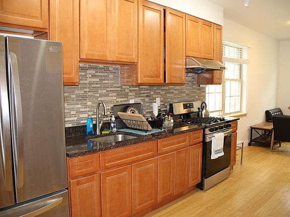 3rd image of 1601 W Stiles St #1A