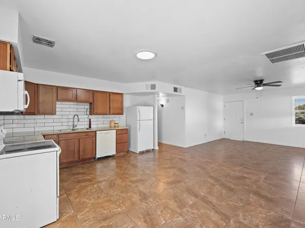 5821 N 64TH Avenue, Glendale, AZ 85301