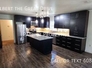 887 Saint Albert The Great Dr, Sun Prairie, WI 53590