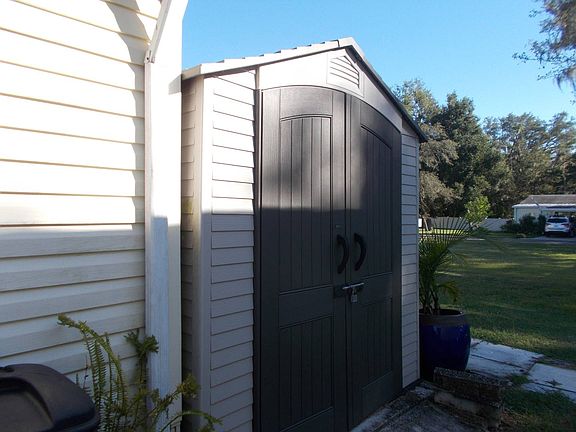 5th image of 38200 Woodside Ln