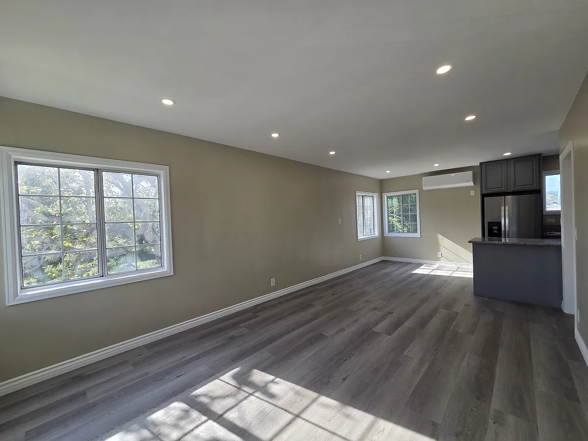 Living Area - 1520 N Hollywood Way #C
