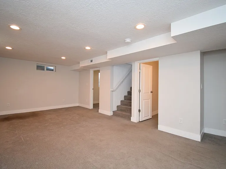 1807 E 3210 S — Photo 17