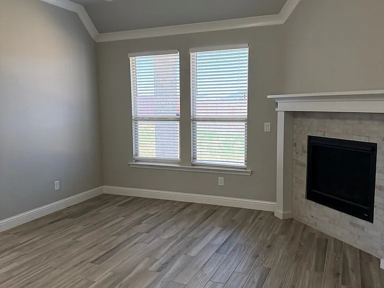 1911 Daybreak Way — Photo 5