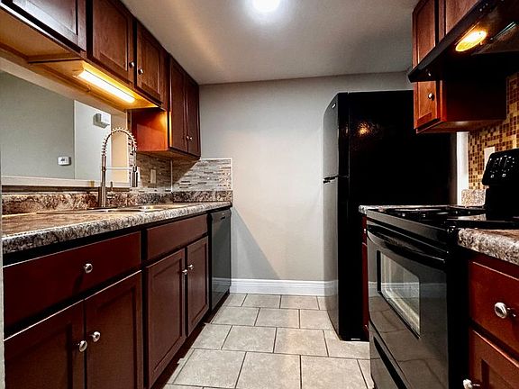 5th image of 4420 Flowerdale Ave #C