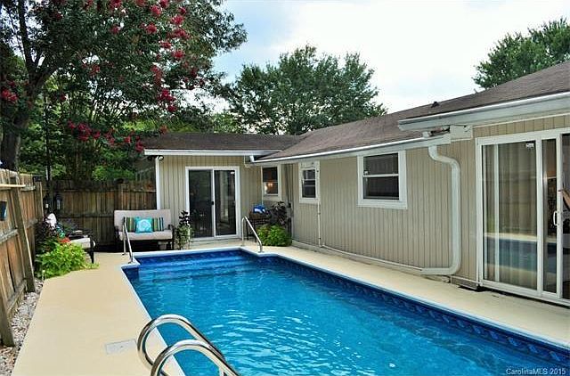 Fabulous pool for entertaining!