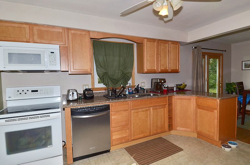 1st image of 530 Hilltop Dr