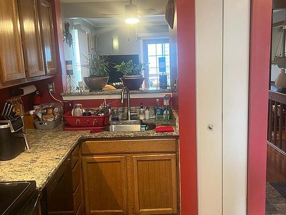 5th image of 3055 Shepperton Ter