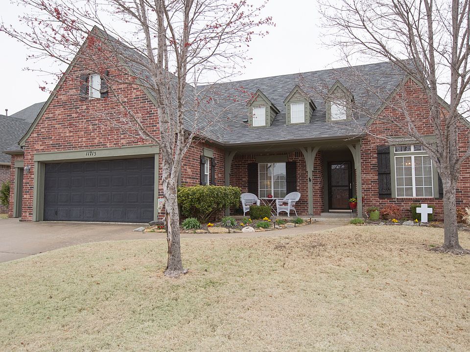 Beautiful Curb Appeal in Bixby North!