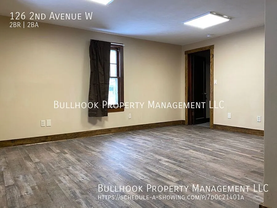 Beautifully updated 2 bedroom house with TWO 3/4 baths — Photo 4