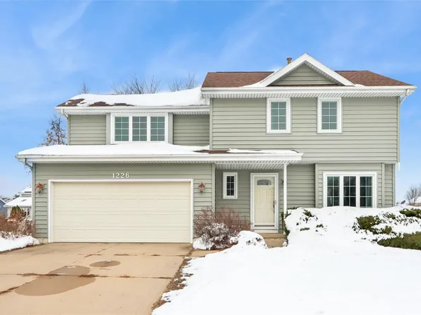 1226 Prairieview Dr NE, Cedar Rapids, IA 52402