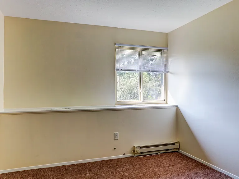 Royalwood Apartments — Photo 18