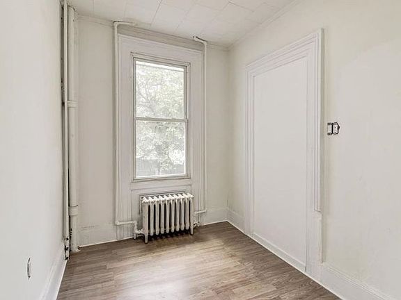 5th image of 459 Wayne St Unit 1