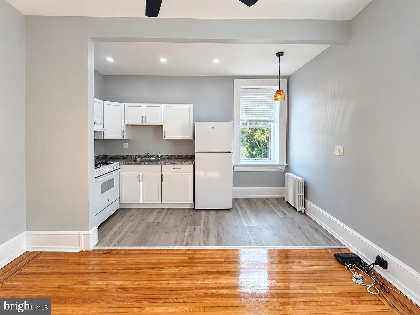 1 bed, 1.0 bath, 650 sqft, $1,350 — Photo 2