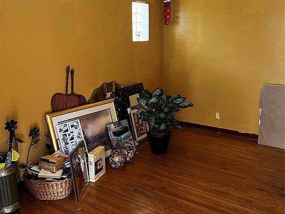 5th image of 5829 Dressell Ave