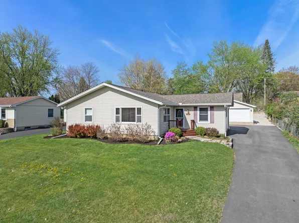 5021 N Westwood Dr, McHenry, IL 60051