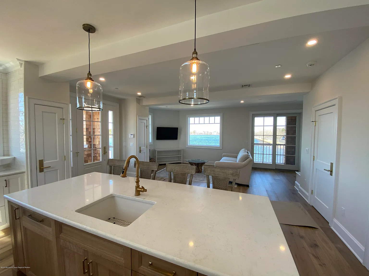 2 bed, 2.5 bath, $16,000 — Photo 2