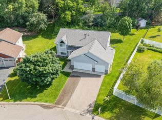 7705 31st Street Ct N, Oakdale, MN 55128