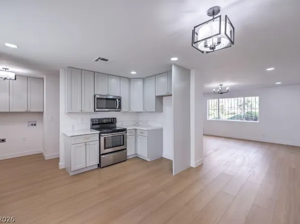 566 Greenbriar Townhouse Way #Townhouse, Las Vegas, NV 89121