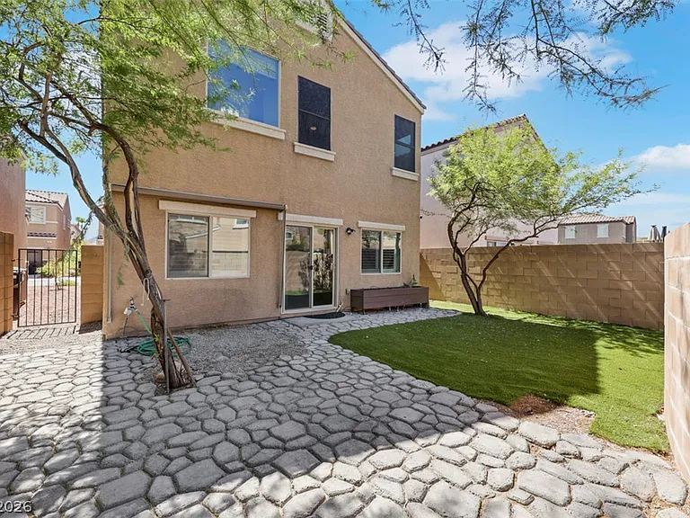 89 Sertata Ct — Photo 48