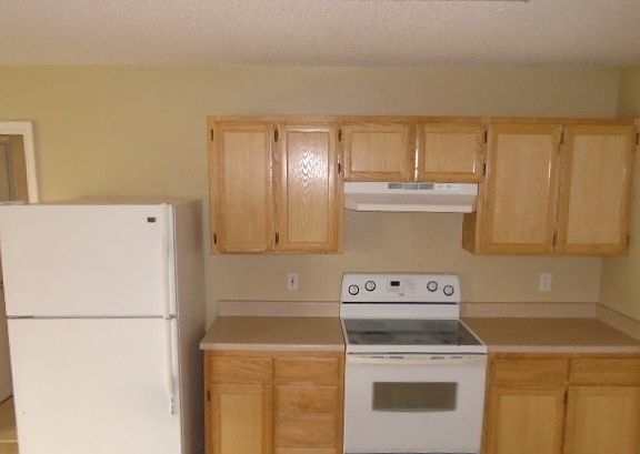 3rd image of 1211 Wallace Ln
