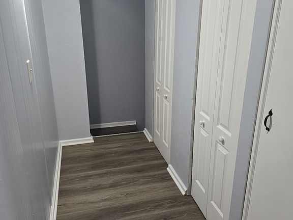 5th image of 2011 Hickorywood Dr