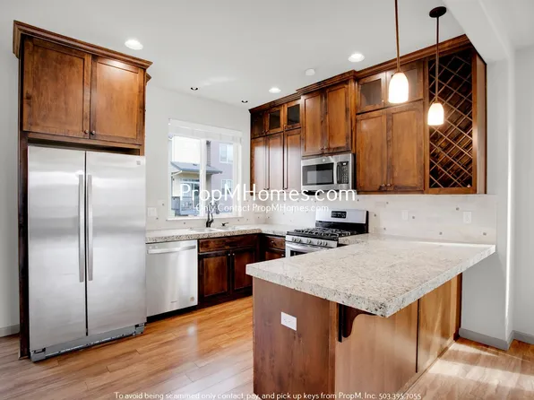 7746 NE Julie Ann Ln, Hillsboro, OR 97124