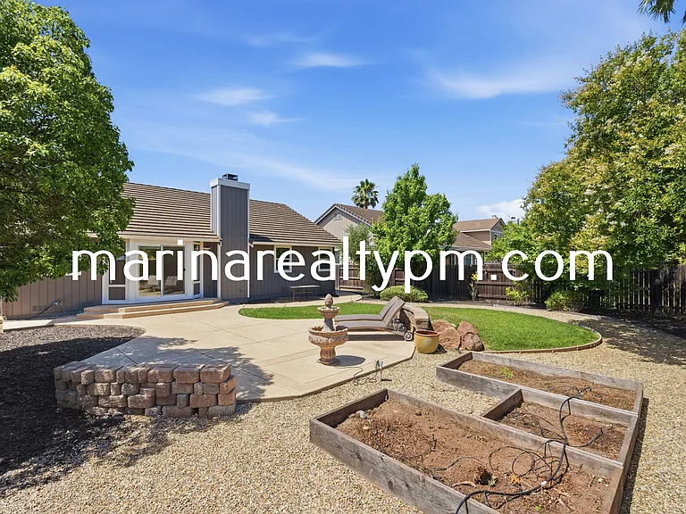 208 Buttercup Cir — Photo 54