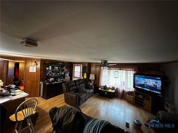 14 County Road L2 #28, Napoleon, OH 43545
