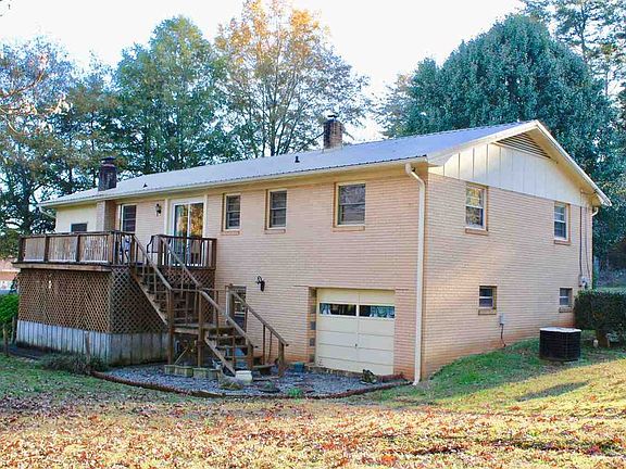 4th image of 261 Springdale Dr