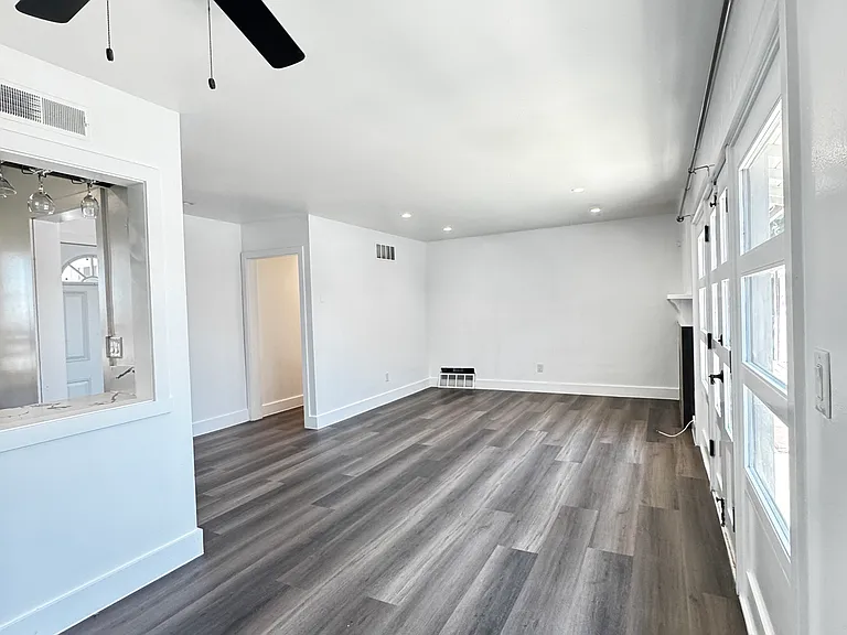 4702 E Avenue R12 — Photo 5