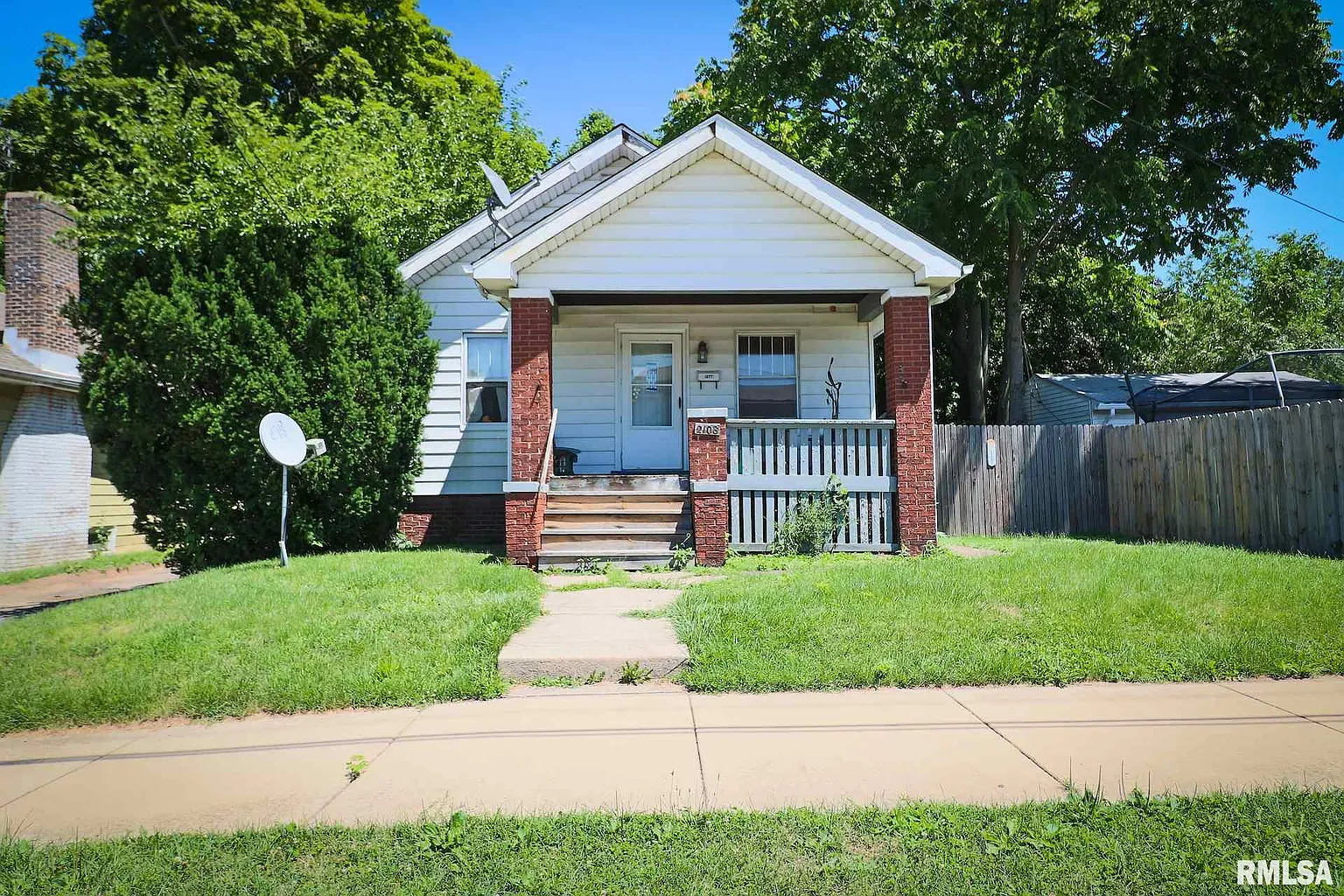 2108 N Maryland Ave photo 1