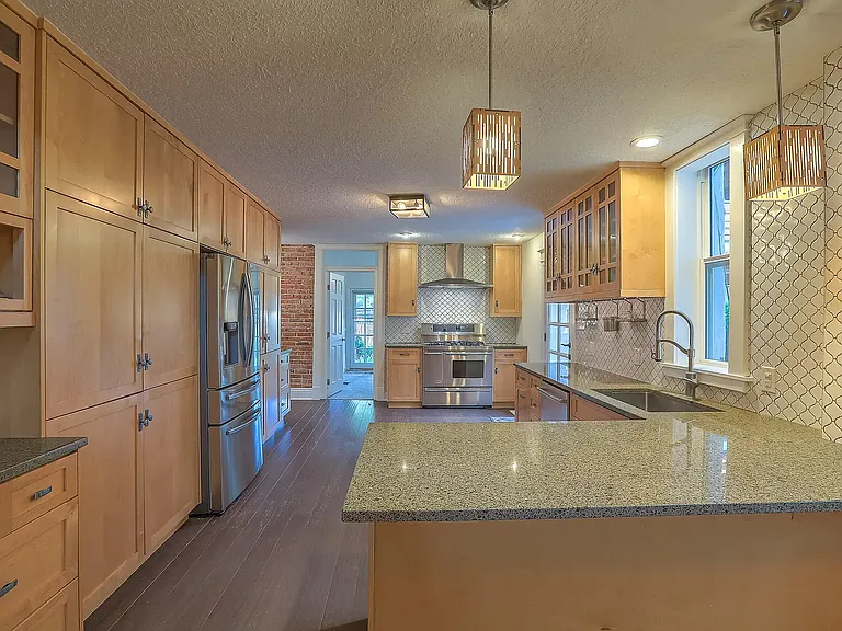 1010 Forrester St NW — Photo 9