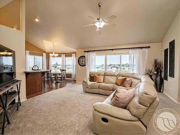 5th image of 2545 Lake Heights Dr