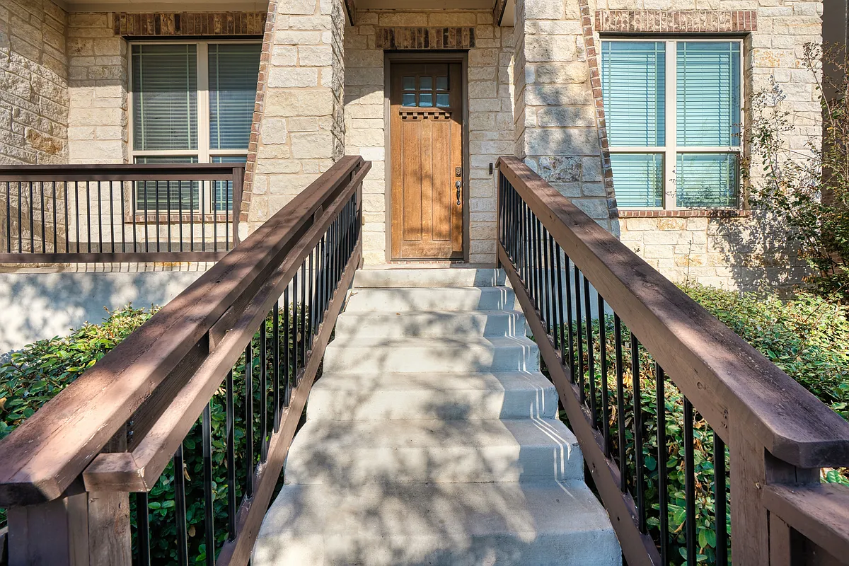 Building Photo - 1714 Kosmas Dr