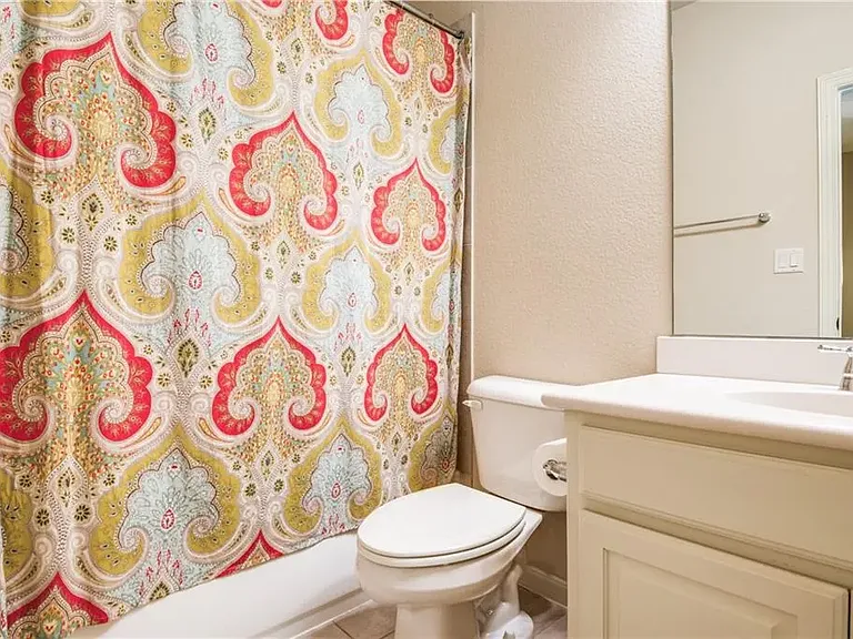 580 Butchart Dr — Photo 26