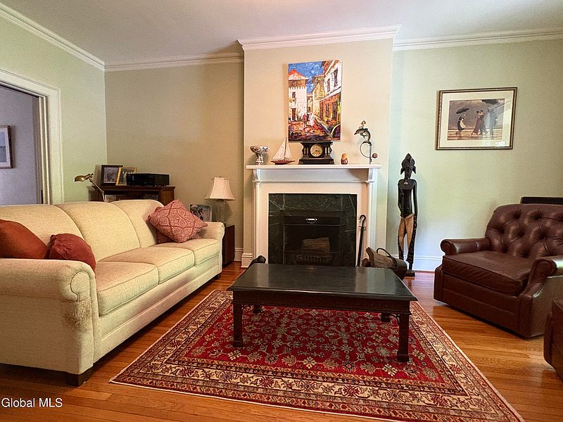 4th image of 63 S Lake Avenue