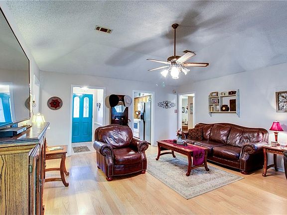 4th image of 113 Noe Ln