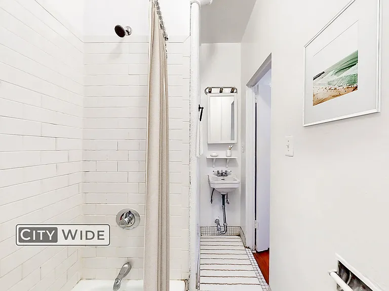 222 E 51st St #5D — Photo 6