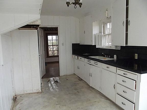 5th image of 1801 Oakland Blvd