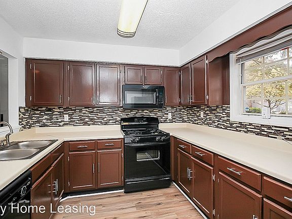 5th image of 6013 Pinebark Ct
