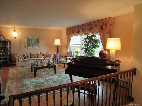 2nd image of 18 Briarwood Ave