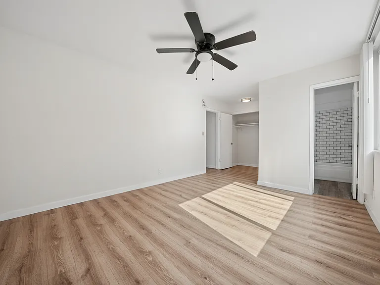 16900 Parthenia St #20 — Photo 18