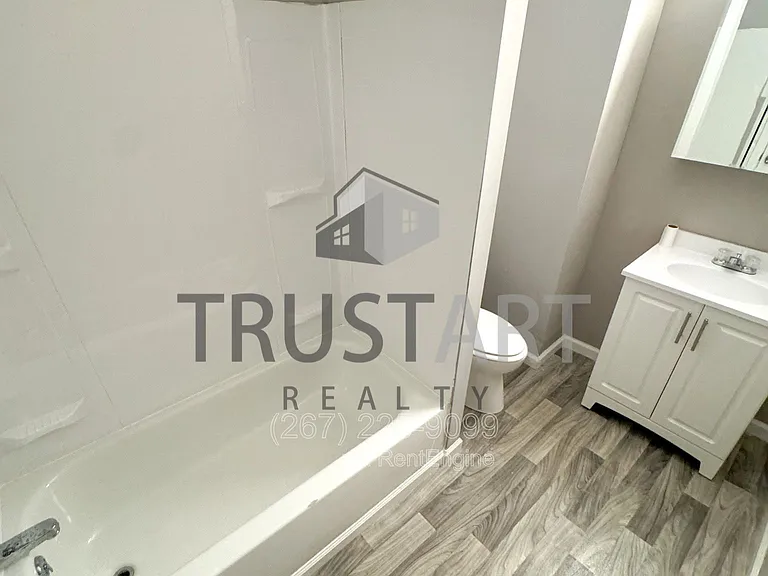 1533 S Allison St — Photo 12